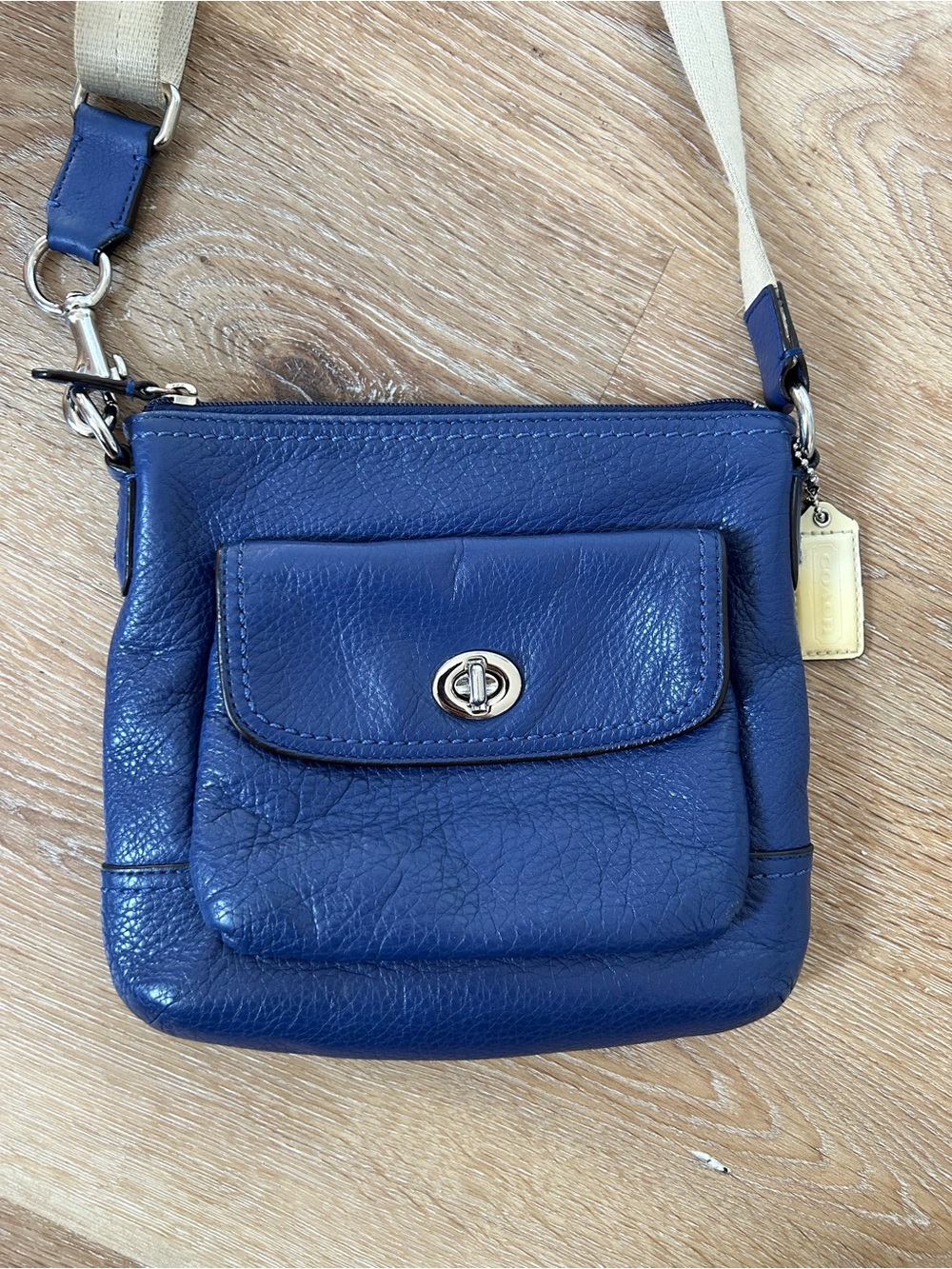 Coach Swingpack Turnlock Crossbody Bag in Navy and Teal